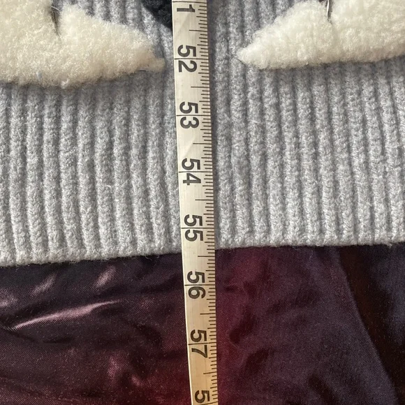 Fendi Gray Scarf with Black and White Accents - Picture 5 of 6